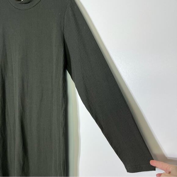 THE LABEL Mock Neck Dress in Olive Size 2X NWT - Picture 4 of 7